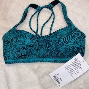 Lululemon NWT sports bra